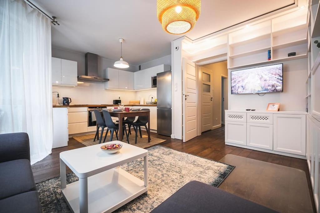 Apartament Nowoczesny 3 Pokojowy Z Dwoma Balkonami